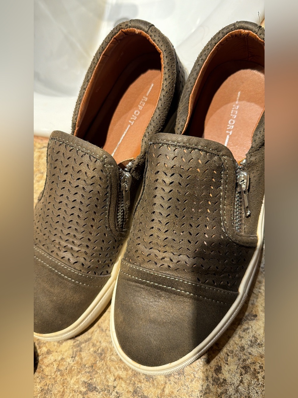 Report footwear